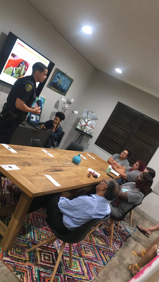 Mr_Officer713's tweet image. Thank you again to @hotelylem for allowing us to come in and speak to the staff and the surrounding area management about #personalsafety and #robberyprevention this afternoon. @houstonpolice  #houston #hotel #publicsafety #publicspeaking #publicaffairs #cops #powerpoint #speaker