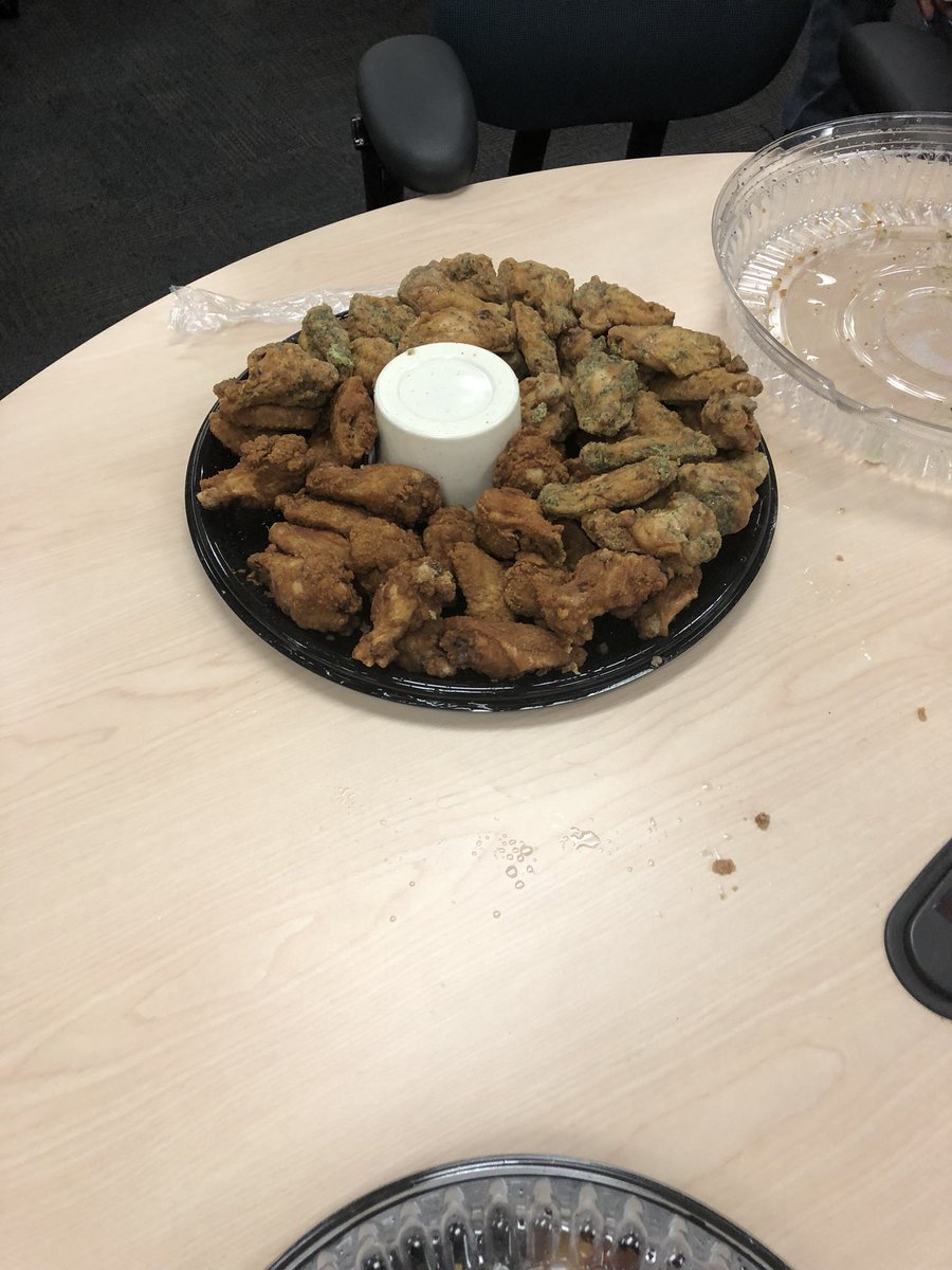 mrscorporate's tweet photo. Wanted to say Thanks to the Sunday crew @TeamCAlexander @TeamGFlorence for showing up and showing out! Just a small token of our appreciation!  Wings.......Yum! Finger lickin’ good!!! https://t.co/4H4nzSiQbU