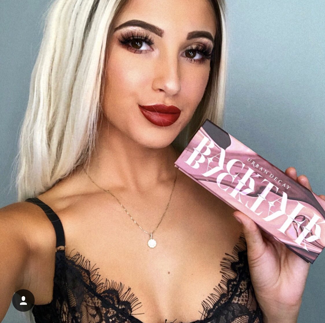 One of my favoriteee palettes from @urbandecaycosmetics #Backtalk 😍 This is a two in one palette. It has eyeshadow, blush and highlight & the colors are beautiful ✨ Definitely a perfect palette for everyday 
#makeup #beautyqueens4ever #makeupforbarbies #makeupporn #urbandecay