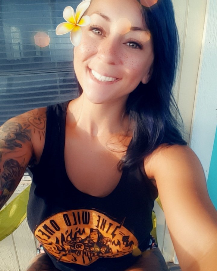 Juraeslife's tweet photo. #monday #vibes are making me want to be back at the #beach @luckydevilpinups  #idoitmyselfie #selfietaker #greeneyes💚 #sunshine #pinup #beachhairdontcare #livingmybestlife #mondaymotivation #smile #Love life https://t.co/WMphGzzlG3