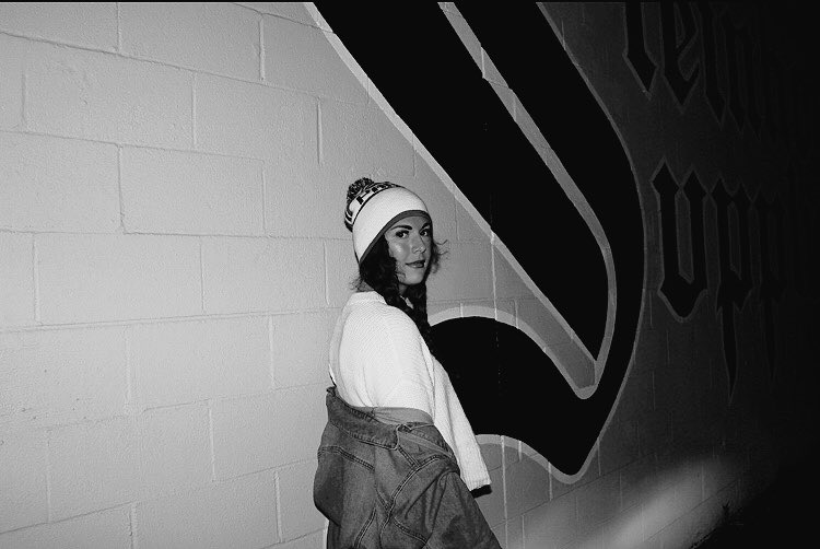 NancyFaberMusic's tweet photo. I hope that I’m around when you finally find out why you run away from love. https://t.co/BhIBxuntHJ