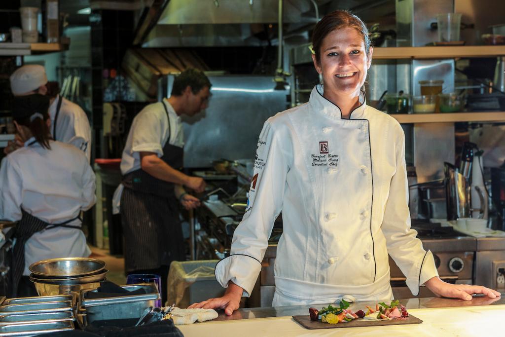 OpenTableCA's tweet image. Six great Canadian chefs to watch: @chrysteen (@biera_yeg), Yoshi Chubachi (@azuridgeestate), David Bohati (@TeatroYYC), @bearfootchef (@TheBearfoot), Mathieu Masson-Duceppe (@jellyfishmtl), Jeremy Korten (@obbluemtn): bit.ly/2M7hgQA