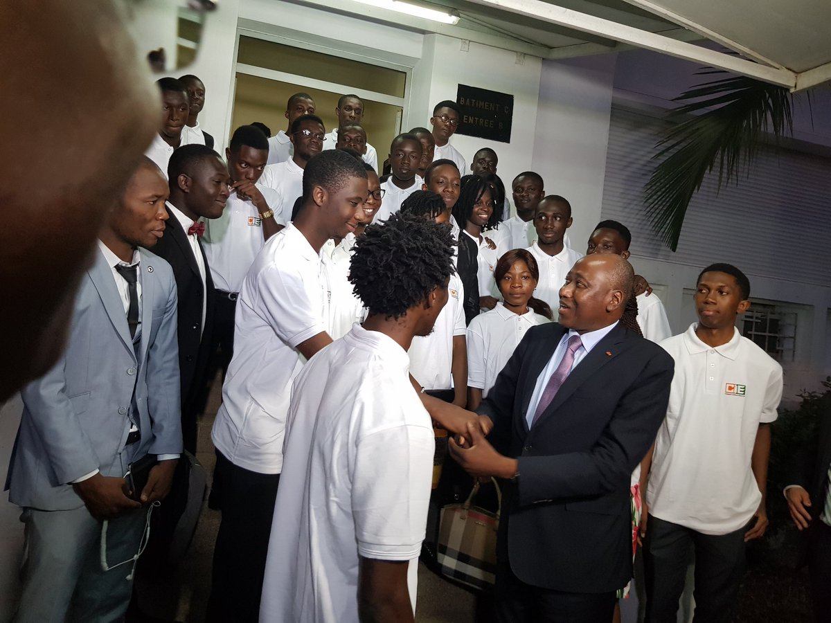 AndyVictory's tweet photo. Nos challengers du Hackathon CIE reçus ce jour par SON Excellence Mr.le Premier Ministre de Côte d'Ivoire 👌
#HackathonCIE2018 @CIEofficiel https://t.co/5qhTsa0v7i