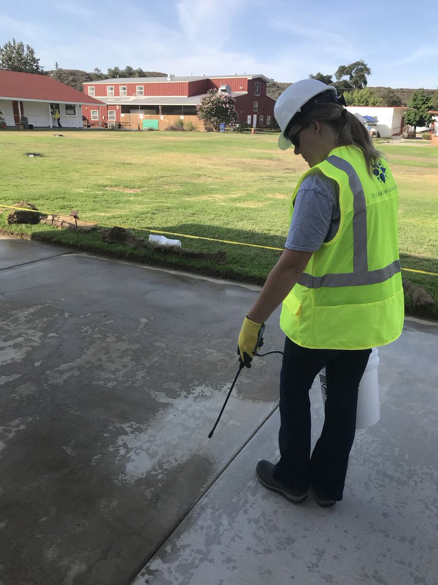 DCC_ASCC's tweet photo. We had a great team today staining some existing concrete at this year’s community project! Thank you TB Penick, Sherwin Williams, Chemsystems, Euclid, Solomon Colors and The Art of Concrete for your work today! https://t.co/xjFtwlVRAm