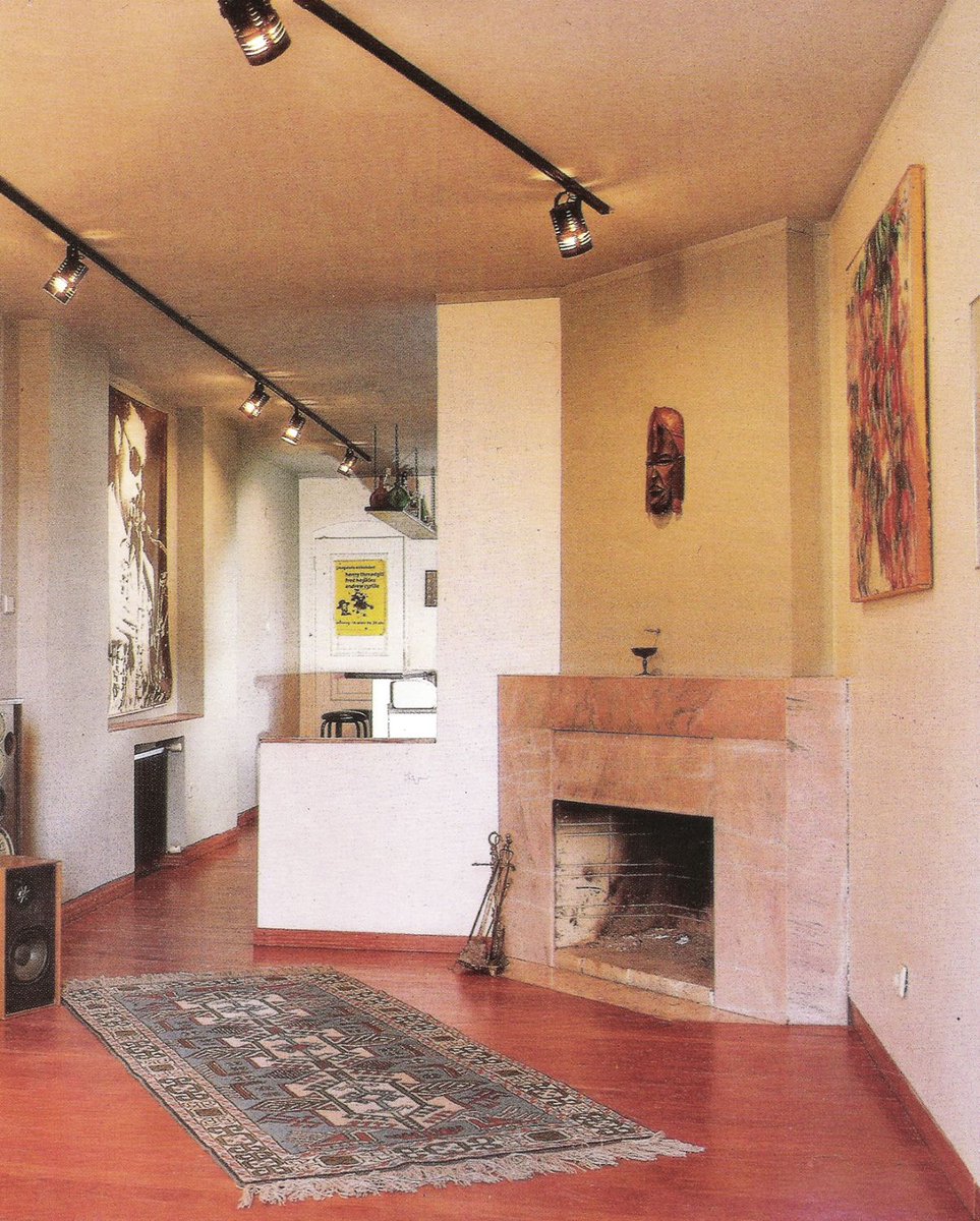 Interior view (buff.ly/2LCKPgb) of the entrance level of a Row house at Bosphorous, designed by Murat Soygeniş (buff.ly/2NPOwMK), a Founding Principal of S+Architecture.