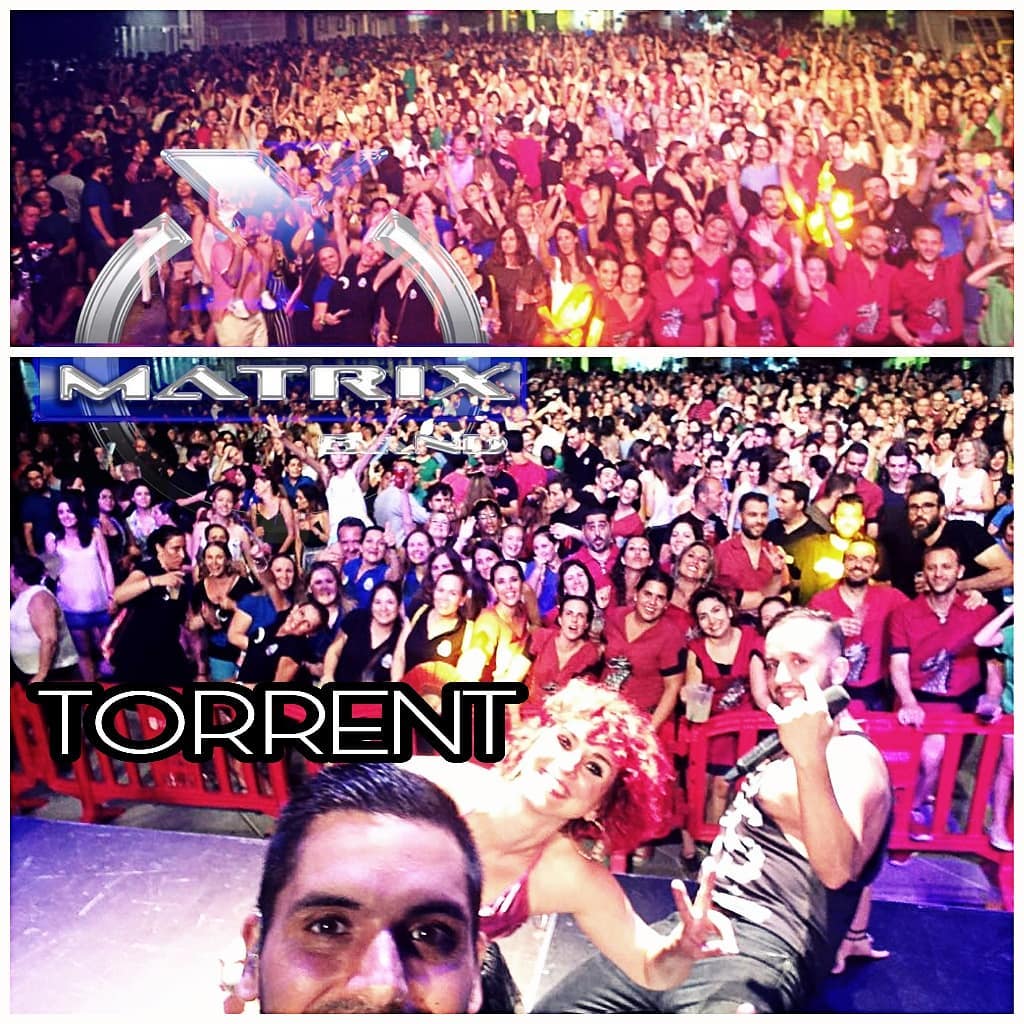 Garantía de éxito es nuestra ORQUESTA MATRIX. Otro fin de semana más llenando y haciendo disfrutar al público.