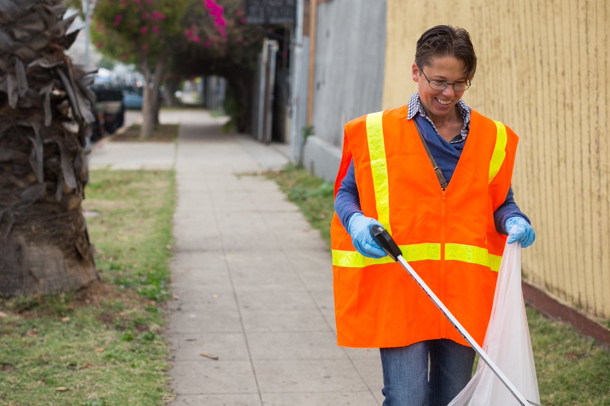 wheelsofchange_'s tweet image. It’s awesome seeing all the smiles on everyone’s faces cleaning up downtown SD!