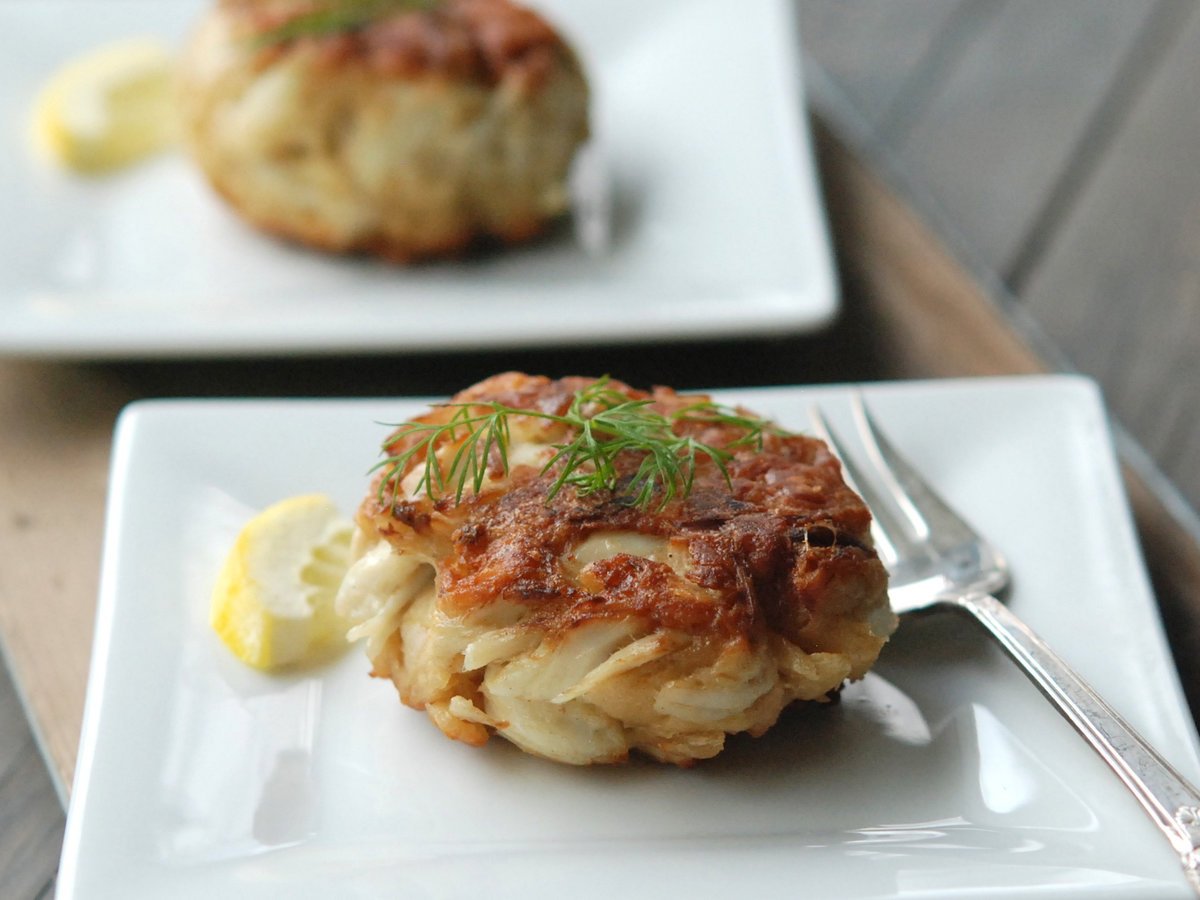 RT <a href="/foodandwine/">Food & Wine</a>: The only #CrabCake #recipe you’ll ever need: trib.al/RIUXZT6  #crabrecipe #yummy