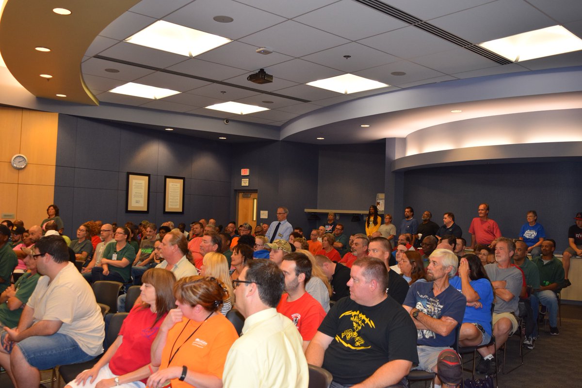 HazelwoodSD's tweet photo. Superintendent Dr. Nettie Collins-Hart spoke with custodians today about the upcoming school year. https://t.co/Qt62a7MjXZ