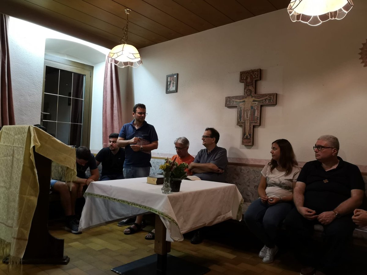 CentrOratori_Rm's tweet photo. Il #campusM, in questa prima giornata, ha affrontato il tema della dottrina sociale della Chiesa, mentre il #CampusD della Gaudium et Spes...
Si ritrovano la sera per giocare insieme e concludere la giornata con la compieta accompagnati da Mons. Paolo Lojudice!!! https://t.co/K9MCbK0crx