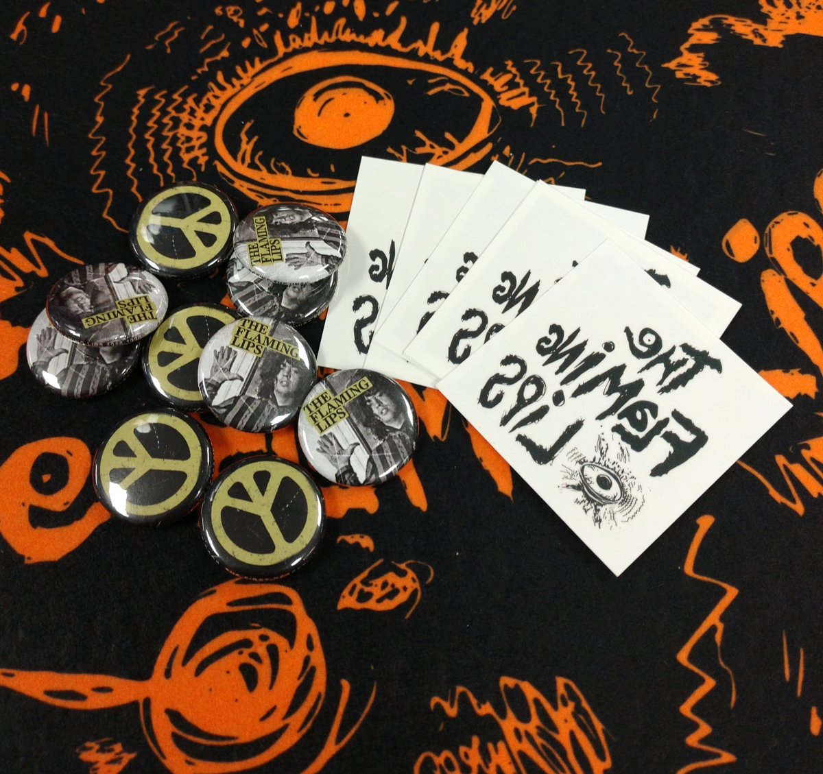 vvinyl's tweet photo. The first set of @theflaminglips reissues are out now! Snag a free slipmat, pin, and tattoo with your purchase while they last. Look for the next batch Sept. 14th! #theflaminglips #restlessrecords #reissue #remastered #vinyl #vinylcollection #vintagevinylnj https://t.co/J0F0lRPWyi