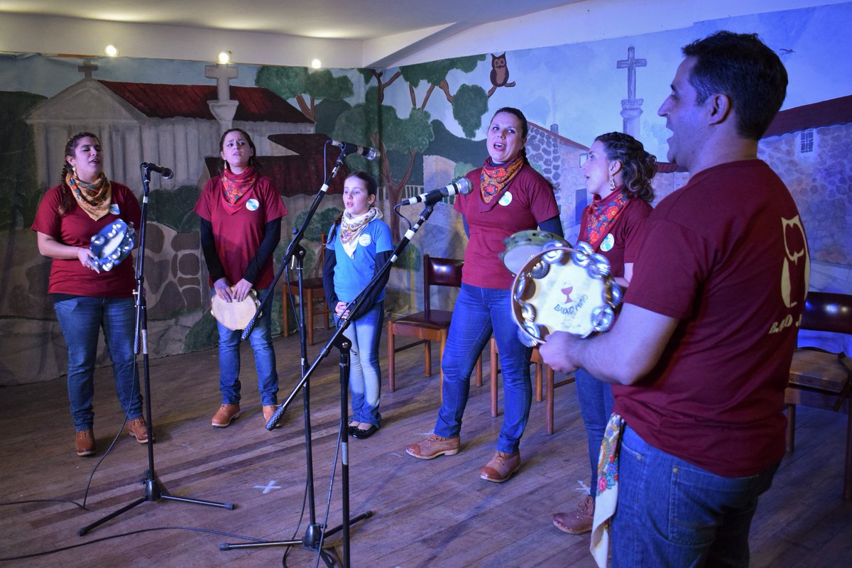baixominoarg's tweet photo. Intenso Mes de Julio representando a Asociacion Tuy Salceda en el Mes da Galeguidade en Bos Aires 2018! https://t.co/y5SaGzsTfE