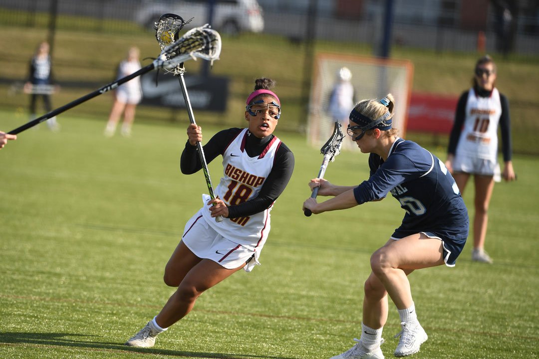 US Lacrosse is excited to announce the new rules for the 2019 playing season for the high school women’s game, including self-starts and a cleared defensive zone for 8-meter free positions. | uslax.in/2NXFiya