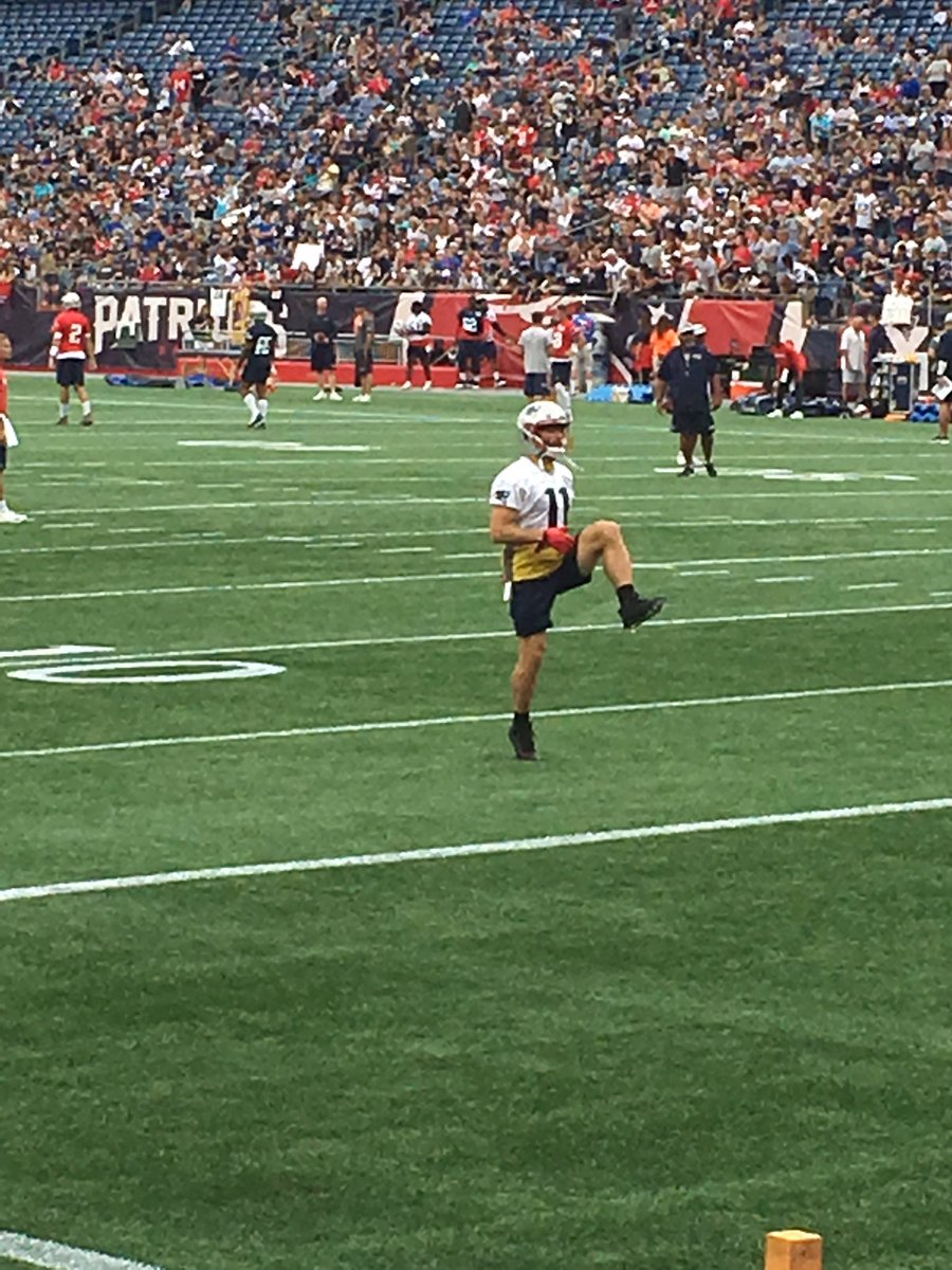 dhaliwa_nancy's tweet photo. @Edelman11 so happy to see you on the field!! #Edelpower #PatsNation #LetsGoooo #TrainingCamp2018 โค๏ธ๐๐ https://t.co/mkDBGr8pUo