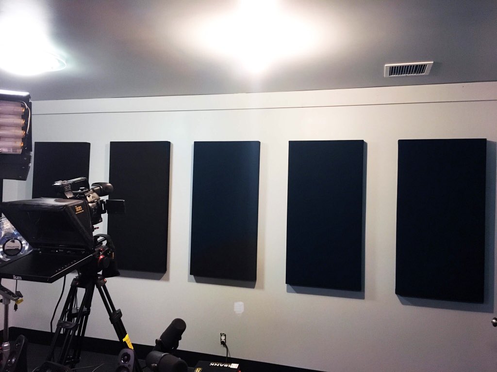 LASoundPanels's tweet photo. Here's some shots of a nice room we treated with our panels.
#acoustic #sound #treatment #woodworking #recordingstudio #recording #studio #wall #track #music #producer https://t.co/i92iTwKDAu