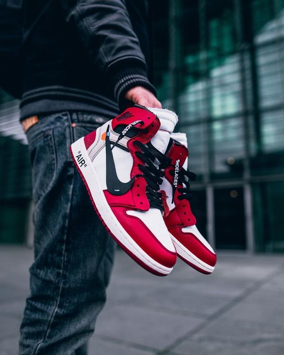 OFF-WHITE x Air Jordan 1 On-Feet Images