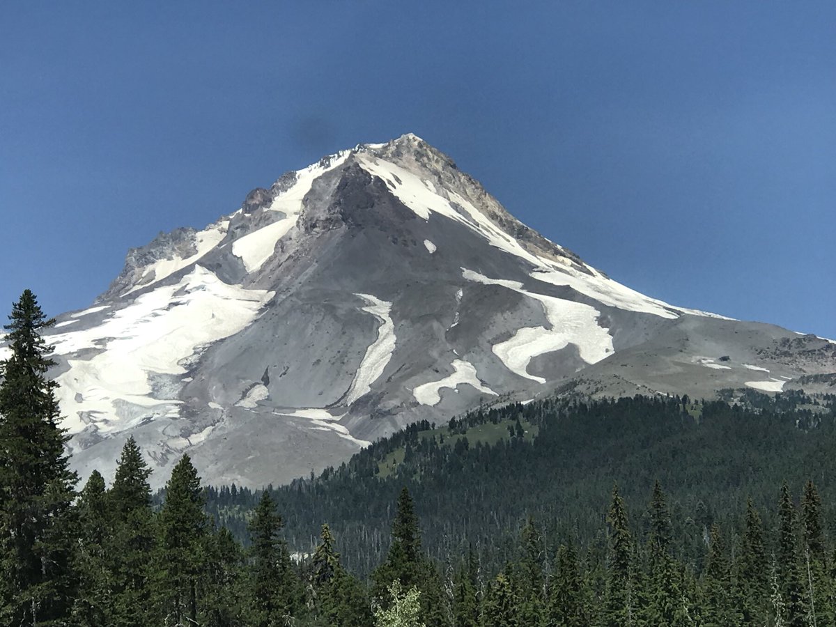 PealingO's tweet photo. Mount Hood #mounthood #mounthoodoregon #Exploring #adventure #outdoors #retiredrvlife #pealingout https://t.co/QylNxQ7s2h