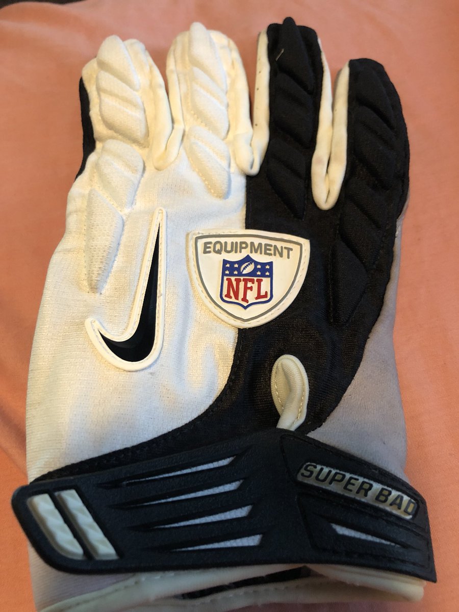 NFL Football: Do Nfl Players Get New Gloves Every Game