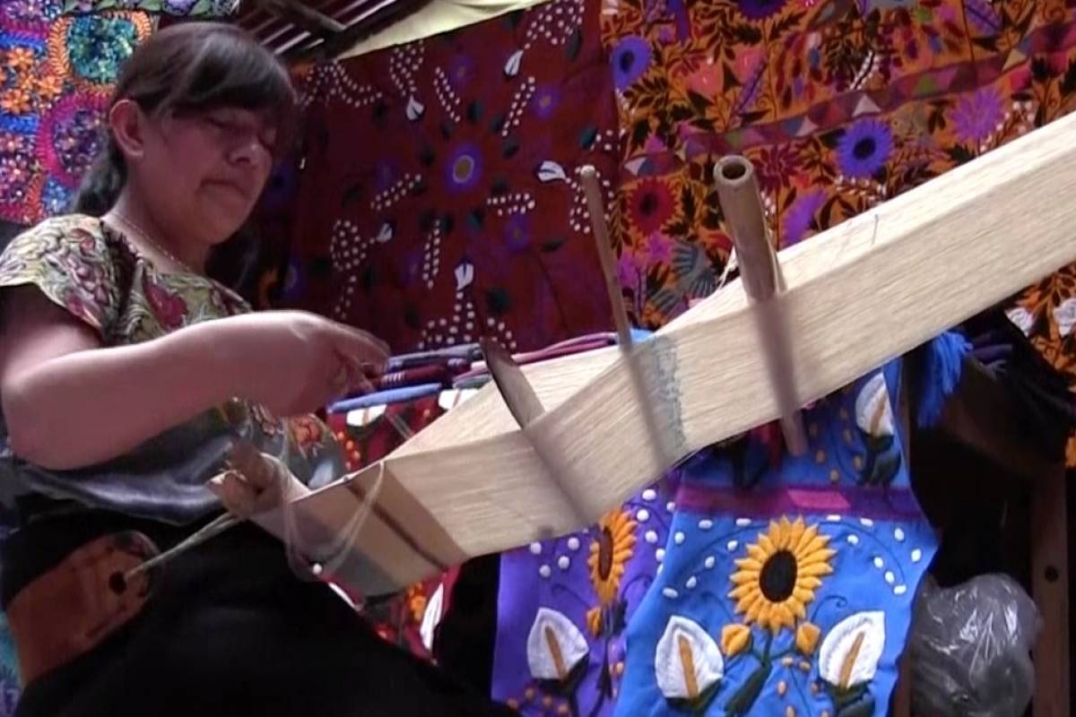 El telar de cintura: tradición prehispánica y patrimonio cultural bit.ly/2OrxCoO