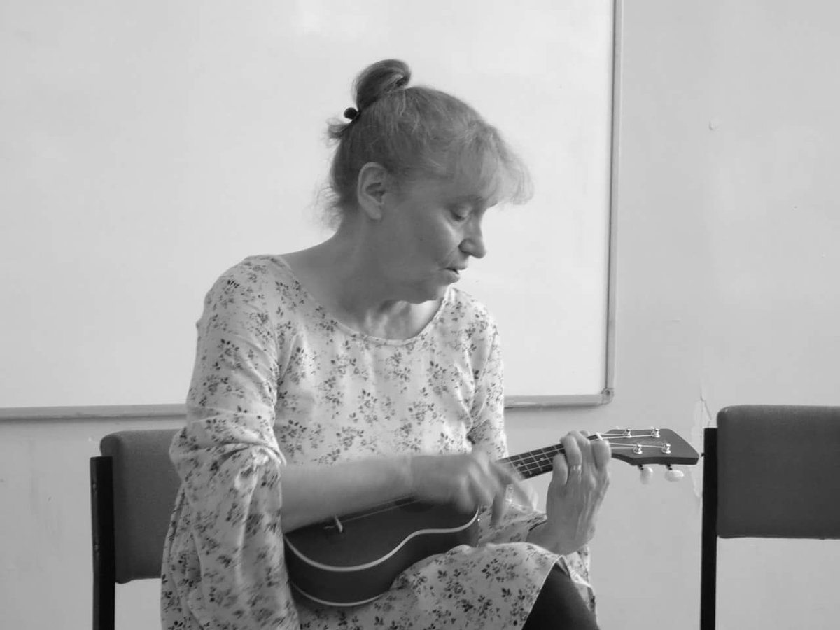 VibrantMbArts's tweet photo. A few photos from a brilliant Arts Cafe on Sunday. https://t.co/LPVKyj3wR3