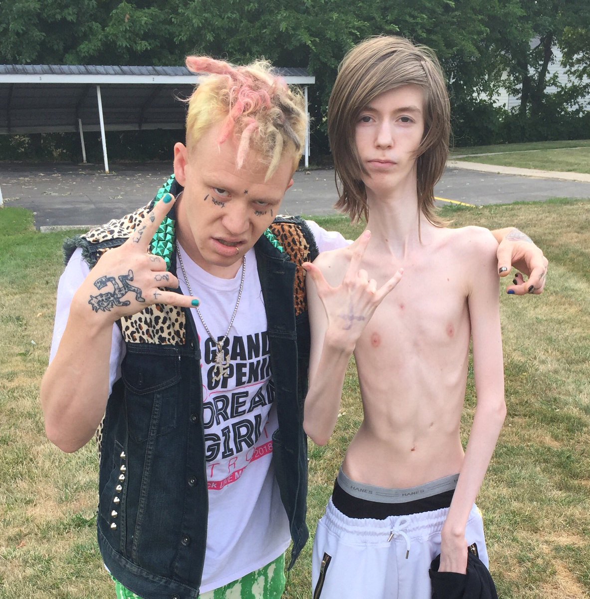 Long neck messing with proportions r/short