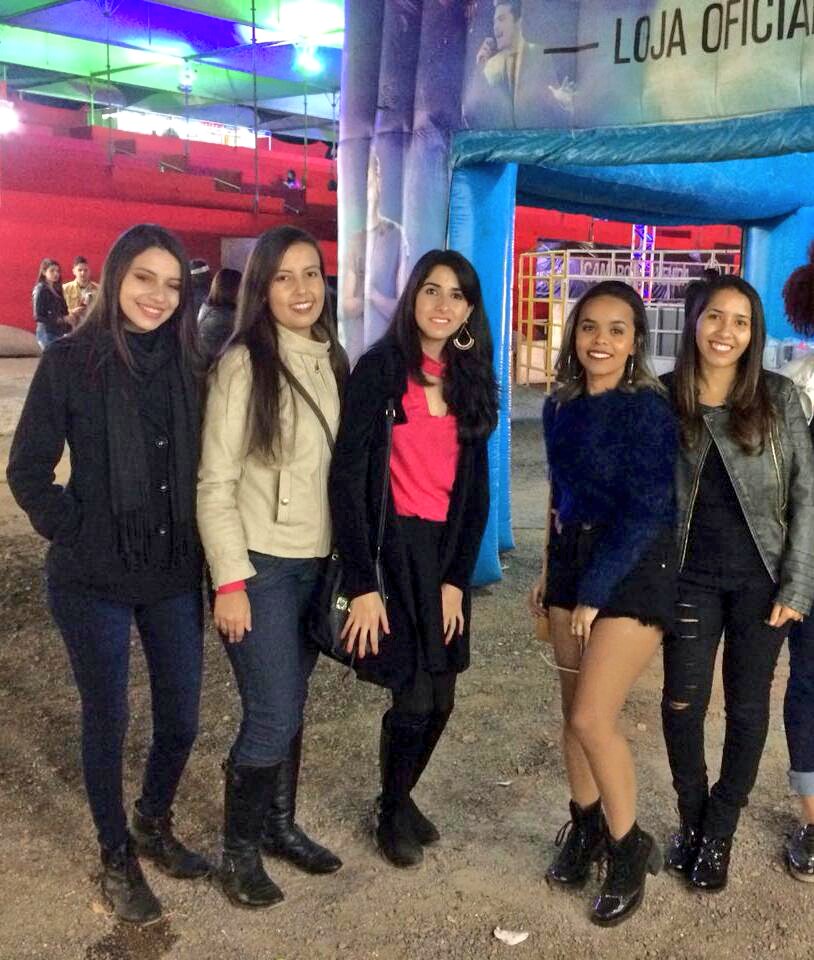 @CentralDeFasLS Nanee olha nós no show de Camanducaia/MG 💗💗💗💗