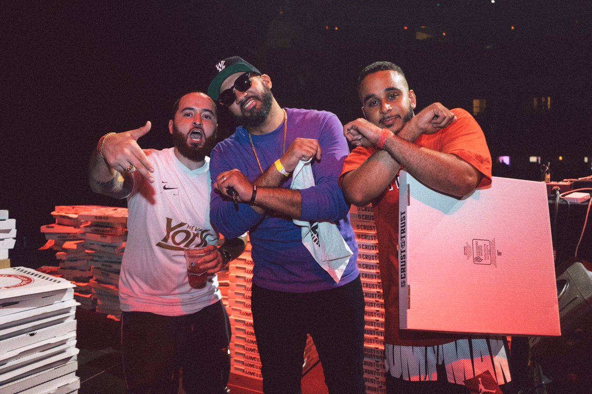 ITYB_Ho3zz's tweet photo. Niggas always wanna rep the Bronx. But Na i gotta stay true to my roots #7Deuce #UpperWestSide @THEKIDMERO @Tim_Chilla https://t.co/l510O5uyLJ