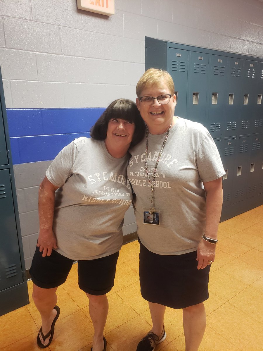 KnightsSms's tweet photo. Tonight @KnightsSms we welcomed back our incoming 5th and 7th graders! New paint, amazing quotes, and our fearless knights greeted our SMS families.
#bestyeareverthesequel
#bestknightever
#ccsdtn https://t.co/SJUgadyeu3