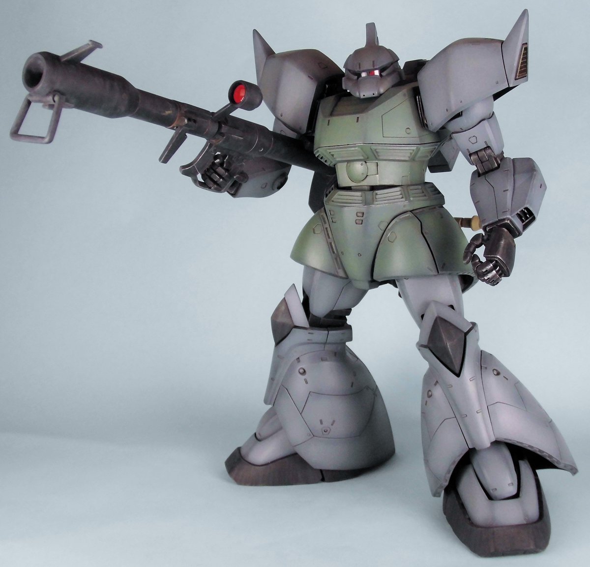 本日2発目はMG量産型ゲルググVer2・0です。 Zガンダムでグワジンの中に