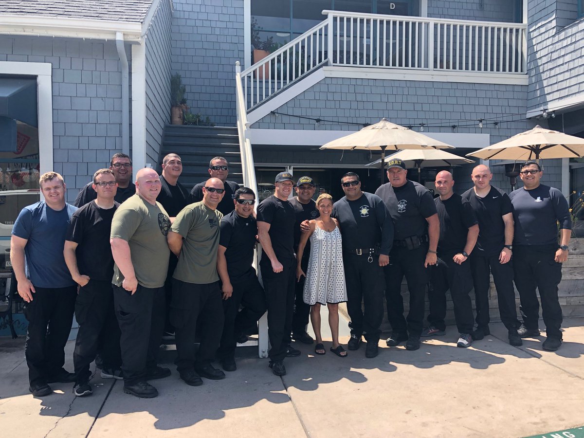 catcora's tweet photo. Full house! We celebrated #santabarbaracountysherrif last week at @MesaBurger. Thank you for your service! Canβt wait to have you back! #MesaBurgerMonday #SBLocal #Community #ChefCatCora https://t.co/HnFrJcusvr