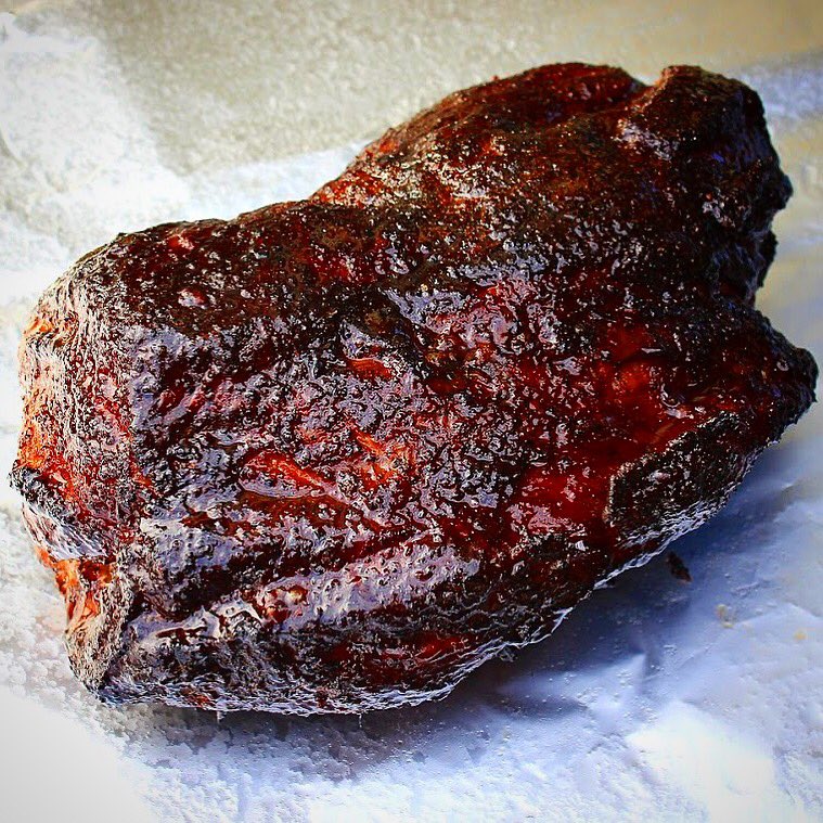 messybenches's tweet photo. Char Sui pulled pork. Smokey, sticky, salty and sweet. Great served win an Asian style slaw #BBQ #PicOfTheDay #deliciousfood https://t.co/M6SBhd7wky