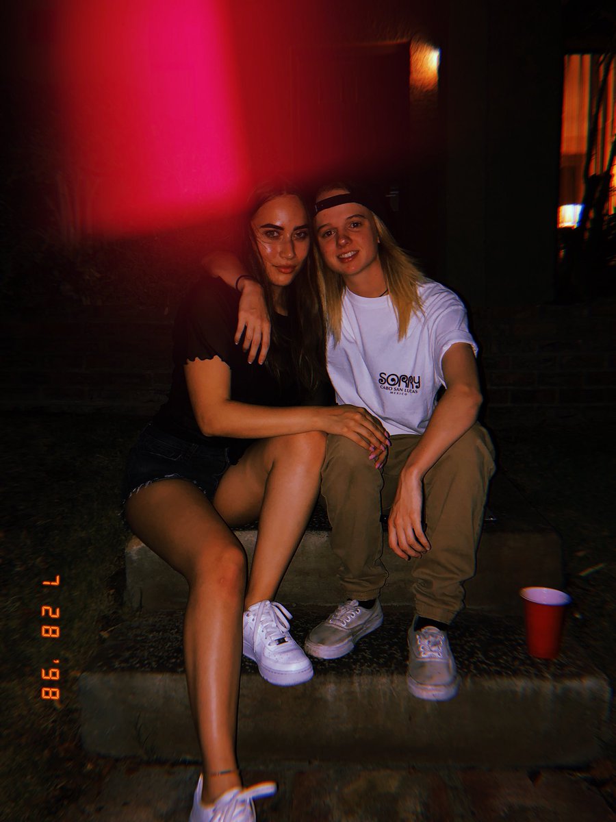 Ramiev__'s tweet photo. You’re gonna do great things serving this country I love you @katiebutler442 ⚓️💙 https://t.co/bquwAp9EPL