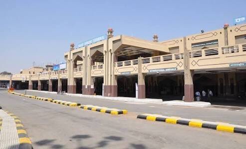 thenizamshyd's tweet photo. Begumpet Airport was established in the 1930s by the last Nizam of Hyderabad with formation of Hyderabad Aero Club. Initially it was used by Nizam of Hyderabad as domestic and international airport for The Nizam's Deccan Airways #begumpet #airport #hyderabad #deccan #aeroclub https://t.co/iWdvWApbNA