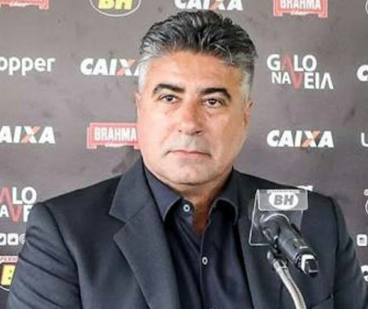 JogadoresGalo's tweet photo. "Não precisamos de zagueiros".
Alexandre Gallo.
@atletico @camara_sette https://t.co/HkXyp7DV0D