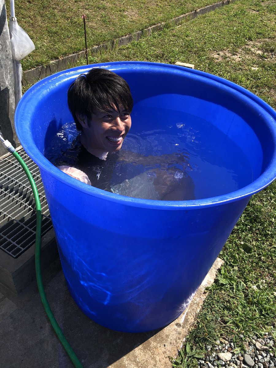岩教大サッカー部 猛暑が続く中選手たちは練習に励んでいます そんな選手たちのリフレッシュタイム 水風呂です 熱中症にも気をつけましょう 岩教大サッカー部 猛暑が続く中選手たちは練習に励んでいます そんな選手たちのリフレッシュタイム 水風呂です 熱中症にも気をつけましょう