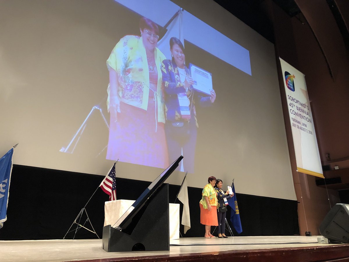 Lee_Ann_Schwope's tweet photo. Congratulations @simagalang for your honorable mention membership celebrating success award!  #cheers #Soroptimist #SIAconv2018 @LYDorg https://t.co/KNNeSyXbJl