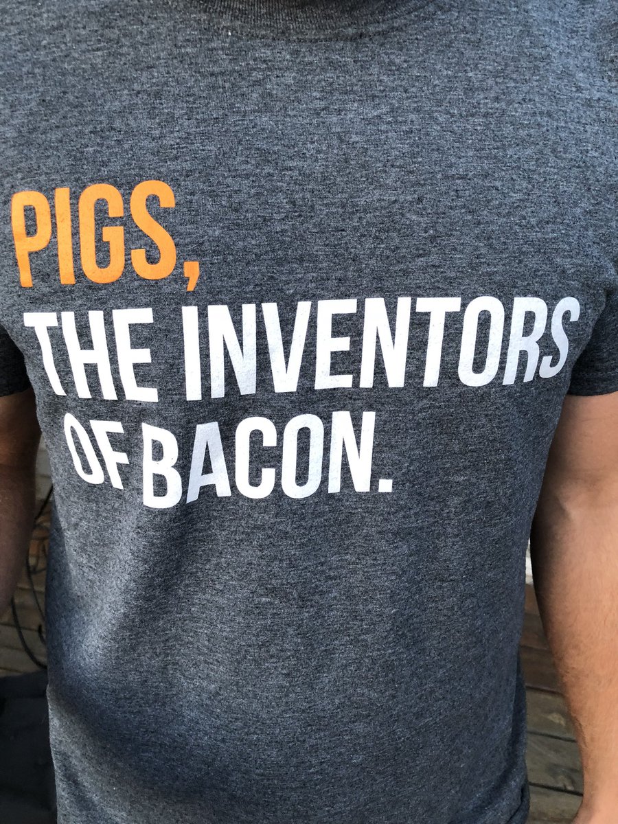 ChrisMWilliams's tweet image. Great shirt cc @IowaPork