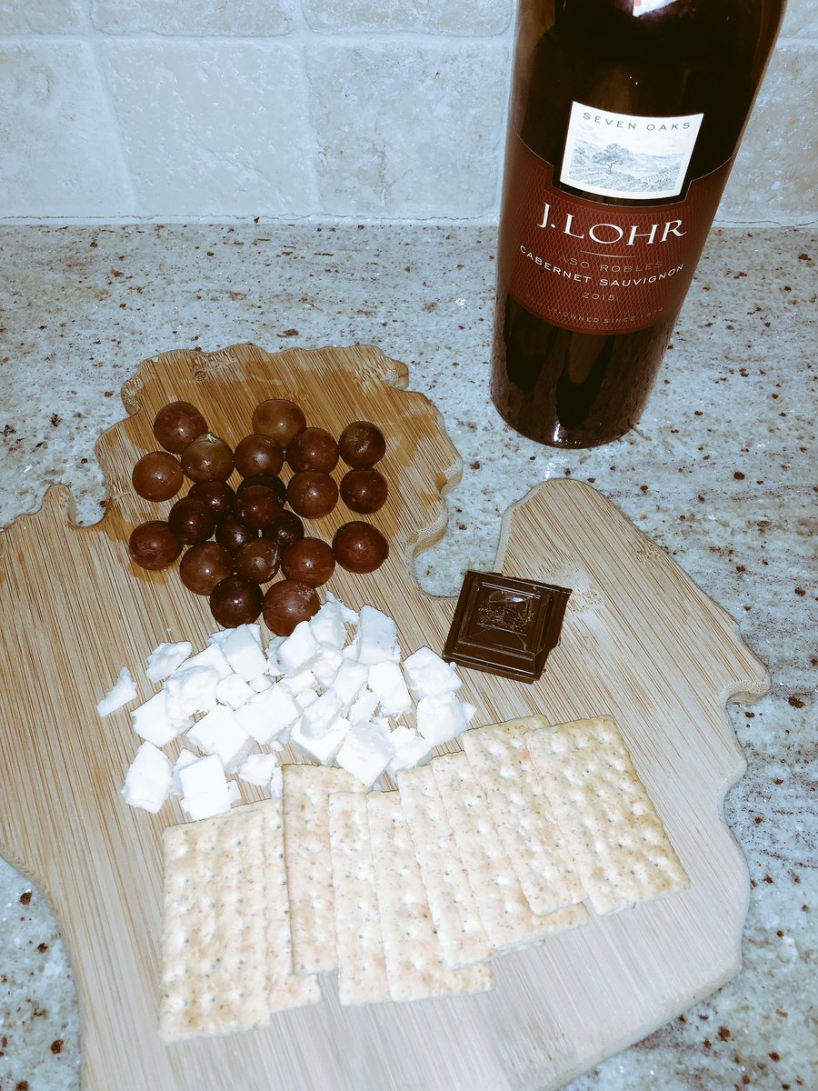 cracklinRosie90's tweet photo. #bachnight ๐น๐น๐น https://t.co/Xey0jVtZZS
