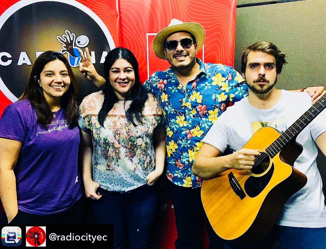 Buen trip hoy en #Cafeína en <a href="/radiocityec/">RadioCity 89.3 FM</a> presenté mi sencillo #CulebraVenenosa, gracias amigos ✌🏻