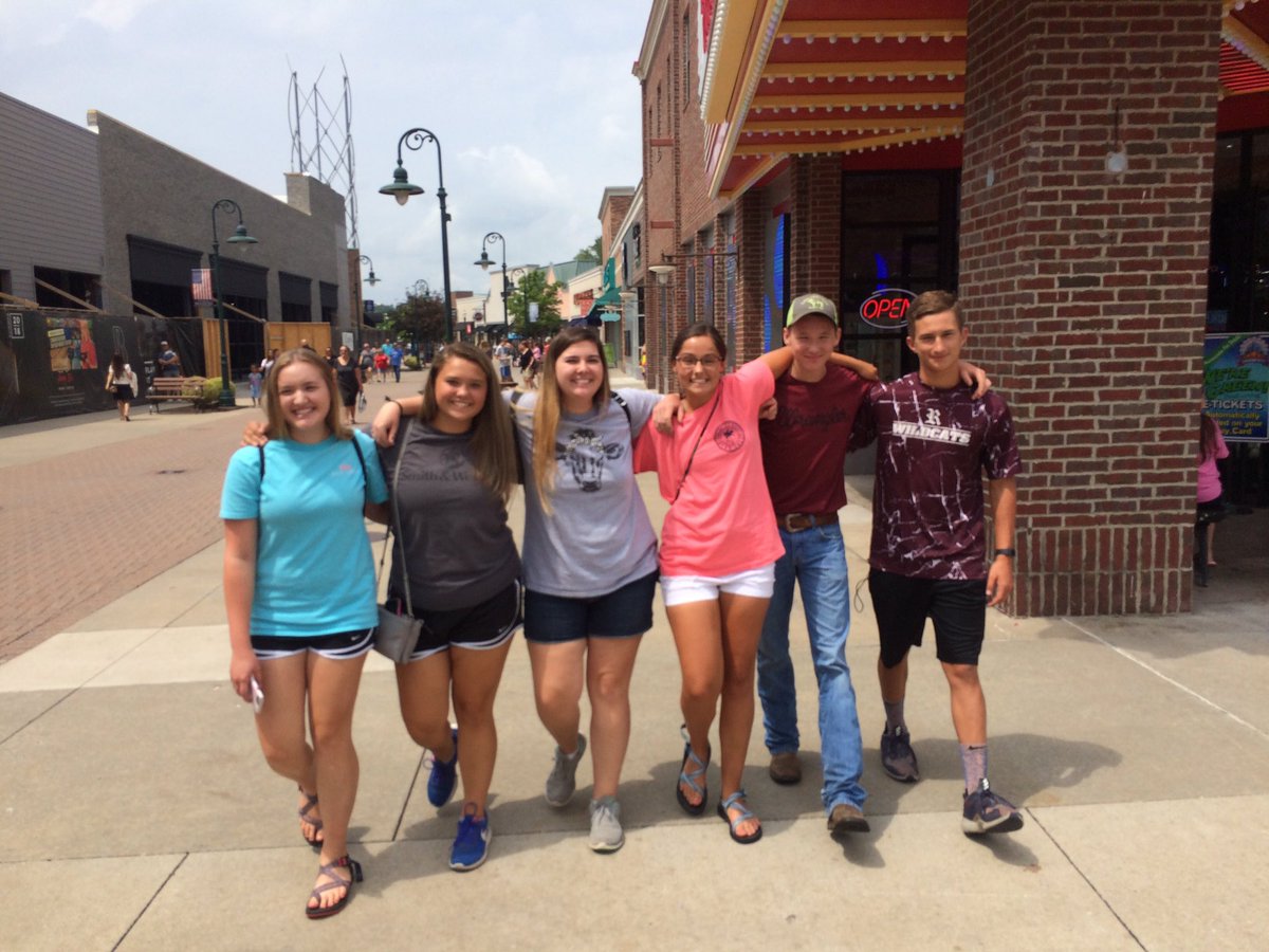 LogRogFFA's tweet image. What a day! #LRFFA Officers working/having fun today creating #TEAMWORK, #DEVELOPINGRELATIONSHIPS, and #LEADERSHIP! This is an awesome team of officers! It&apos;s going to be a fabulous year!!