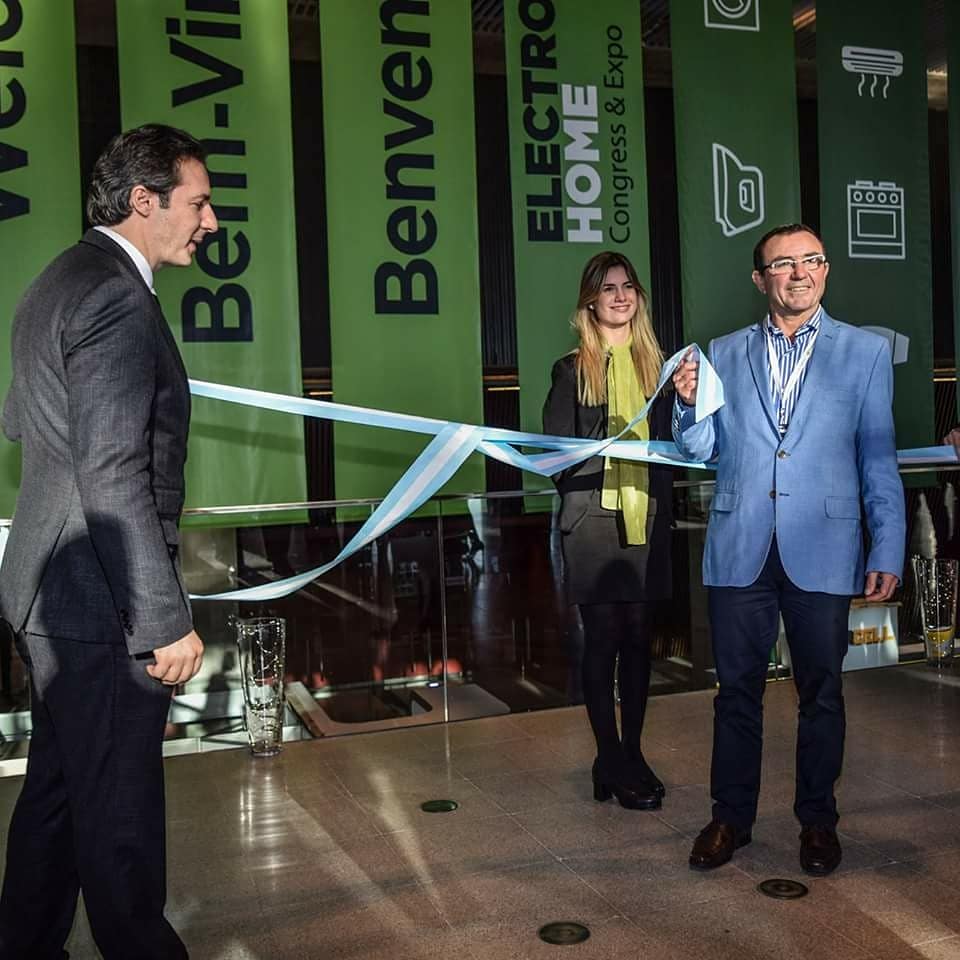 electronicsHS's tweet photo. Hoy se inauguró la primera edición de Electronics Home Congress & Expo, productos electrónicos de consumo, electrodomésticos, teléfonos móviles e informática en el CEC. Más información: https://t.co/onQWIXlrzF #electronicshome2018 https://t.co/HWLcJYQANC