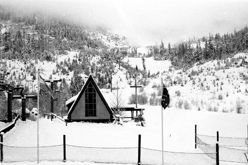 ~#Whistler church has its roots in skiers’ chapel catholicregister.org/item/27734-whi… #Catholic
