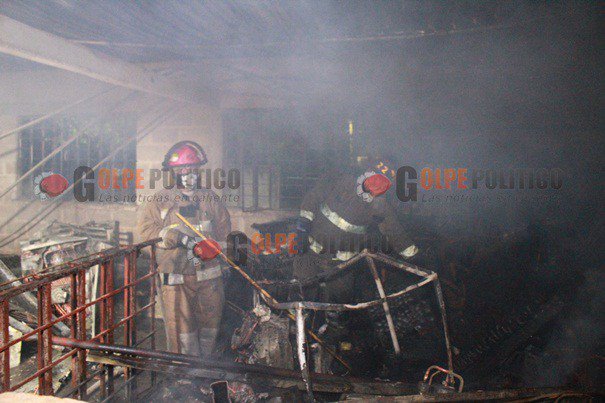 Golpe_politico's tweet image. ¡Quedó hecha cenizas! #Incendio #devoró #vivienda en el #predio #SantoTomás de #MartínezdelaTorre golpepolitico.com/2018/07/30/que…