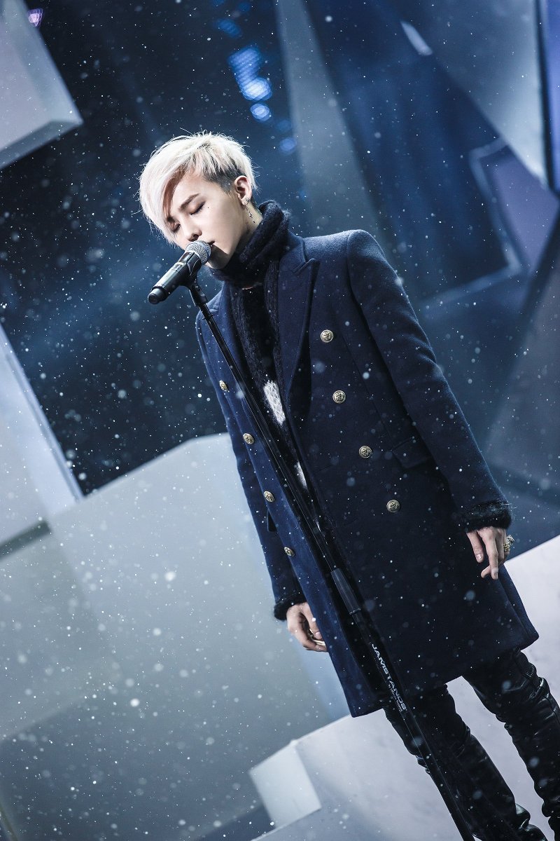 MnetKR's tweet photo. [#MSG뉴스]의 특별한 선물!! MSG뉴스 3회에서 #Mnet 공식 포토그래퍼가 공개한 #아이돌 들의 #미공개 #고화질 사진의 원본을 퍼드립니다♥ #BIGBANG #빅뱅 https://t.co/JOhV3BQInq