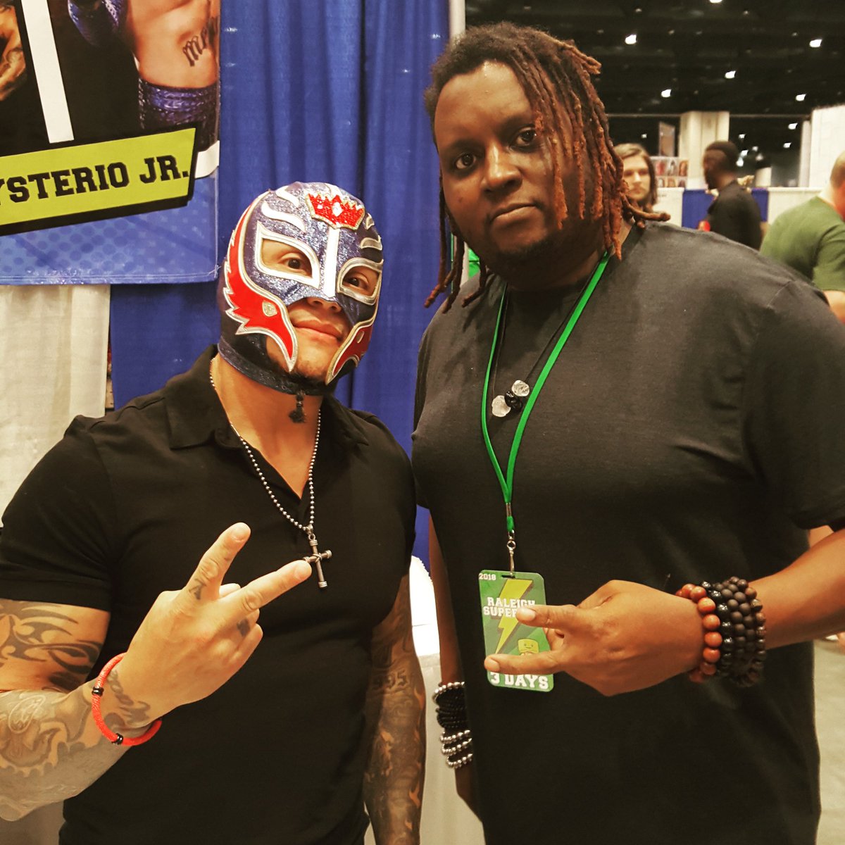 Got to meet @reymysterio at @RaleighSupercon #ReyMysterio #619 #luchaunderground #luchawrestling