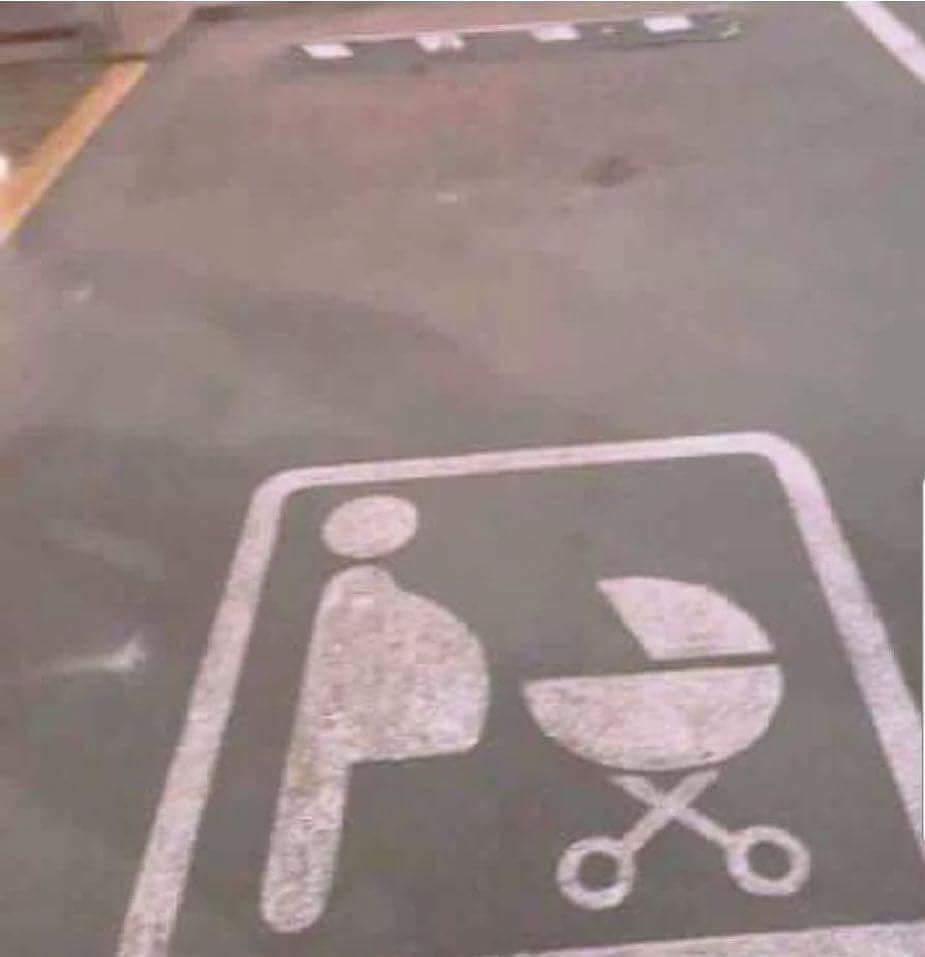 Geil! Ein Männerparkplatz auf dem mann grillen kann.