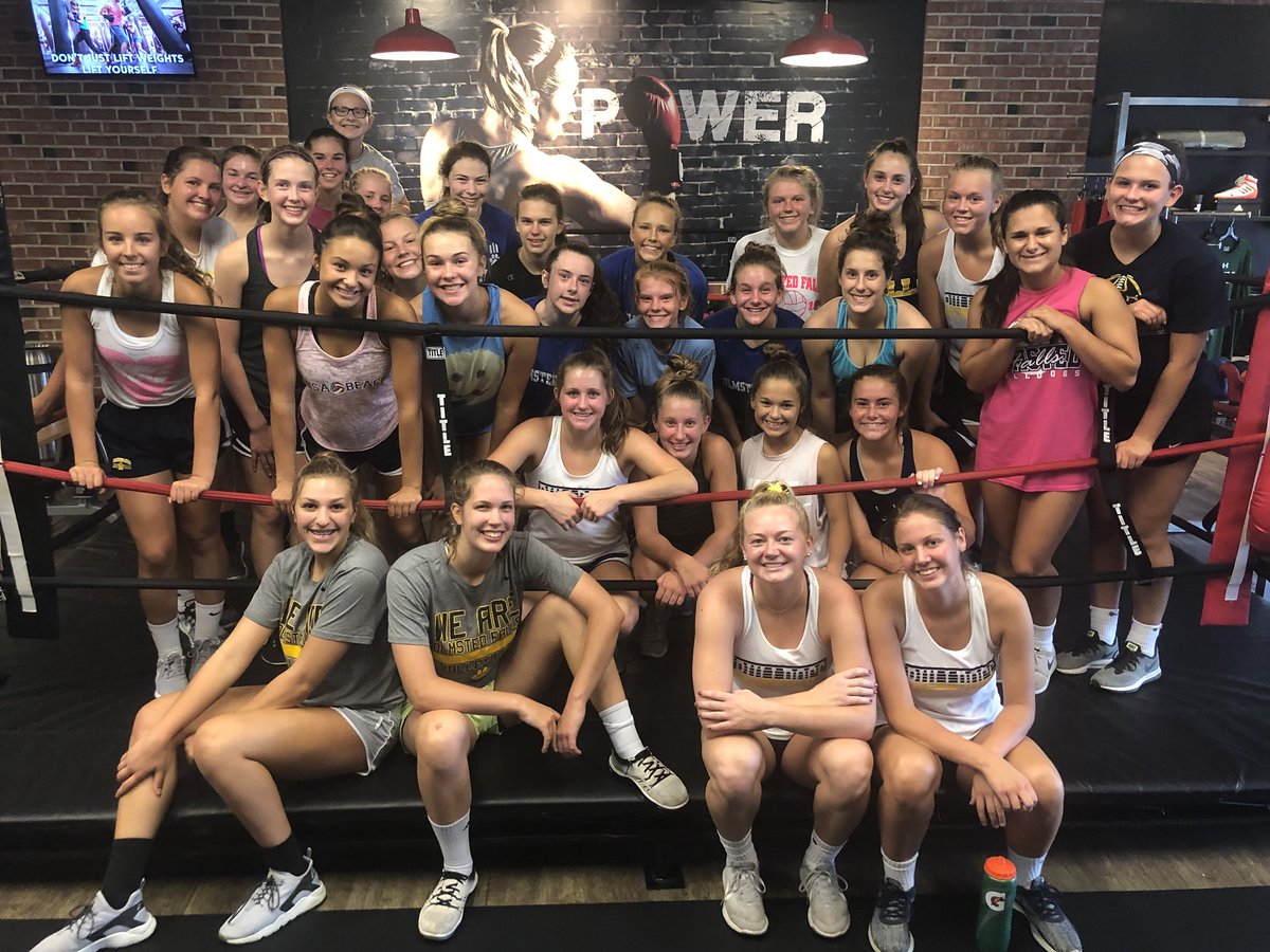 ofvolleyball's tweet photo. Thanks to RJ and Ainsley from @TITLEBoxingClub for a great 7am workout! #HIIT #JabCross #PowerHook #SpeedUppercuts https://t.co/ggI6o8FrvG