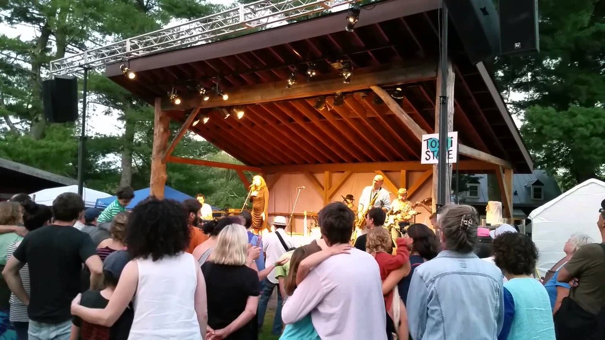 hvtalentbase's tweet photo. Love homegrown folk music? This month, @TheAshokanCtr is hosting @HomeoftheHoot, a 3-day festival of "lyric-laden, foot-stomping, soul-soothing, fiddle-infused live music" from the #HudsonValley and beyond!

Check out their Spotify playlist for a preview:

https://t.co/HCHGsUPgFj https://t.co/oB2usQ5kti