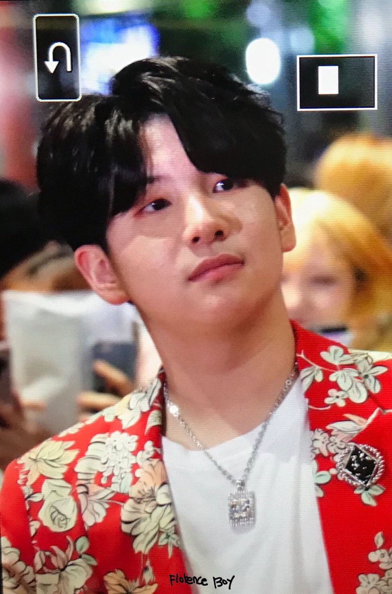 FlorenceBoy_WJ's tweet photo. 180807 더쇼 퇴근 프리뷰 ❤️

#더이스트라이트 #이우진 #우진 https://t.co/Z0ap4VJesL