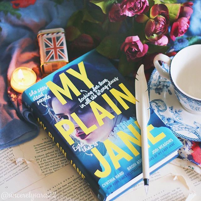 This cover! 🙌🏻
.
#MyLadyJane was so funny and unique and such a great, fantastical take on a historical figure, so I can’t wait to dive into #MyPlainJane and see what happens to #JaneEyre in this! 💕
.
Have you read either of these books?
.
#booknerd … ift.tt/2M2rxBK